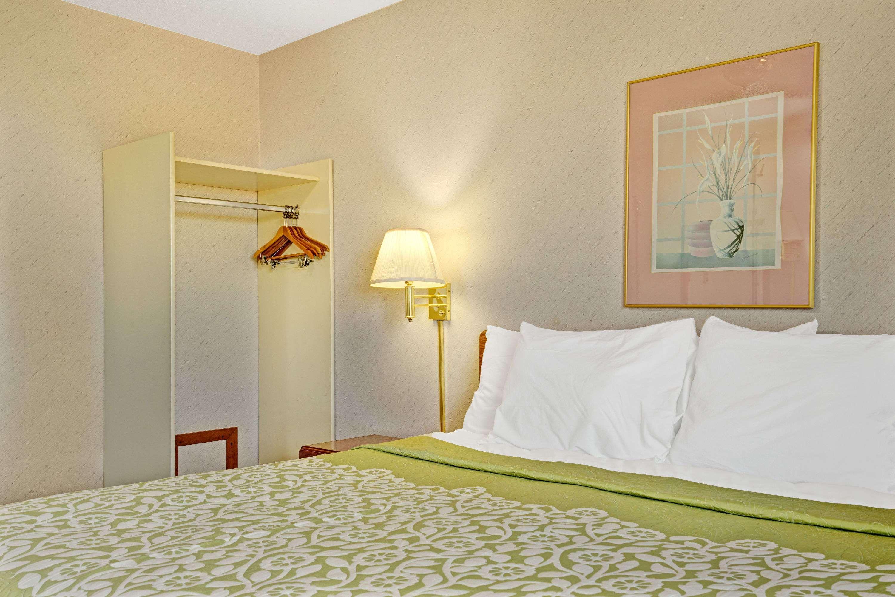 Days Inn By Wyndham Monticello Eksteriør billede